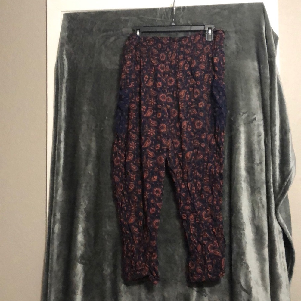 Floral Joggers with pockets